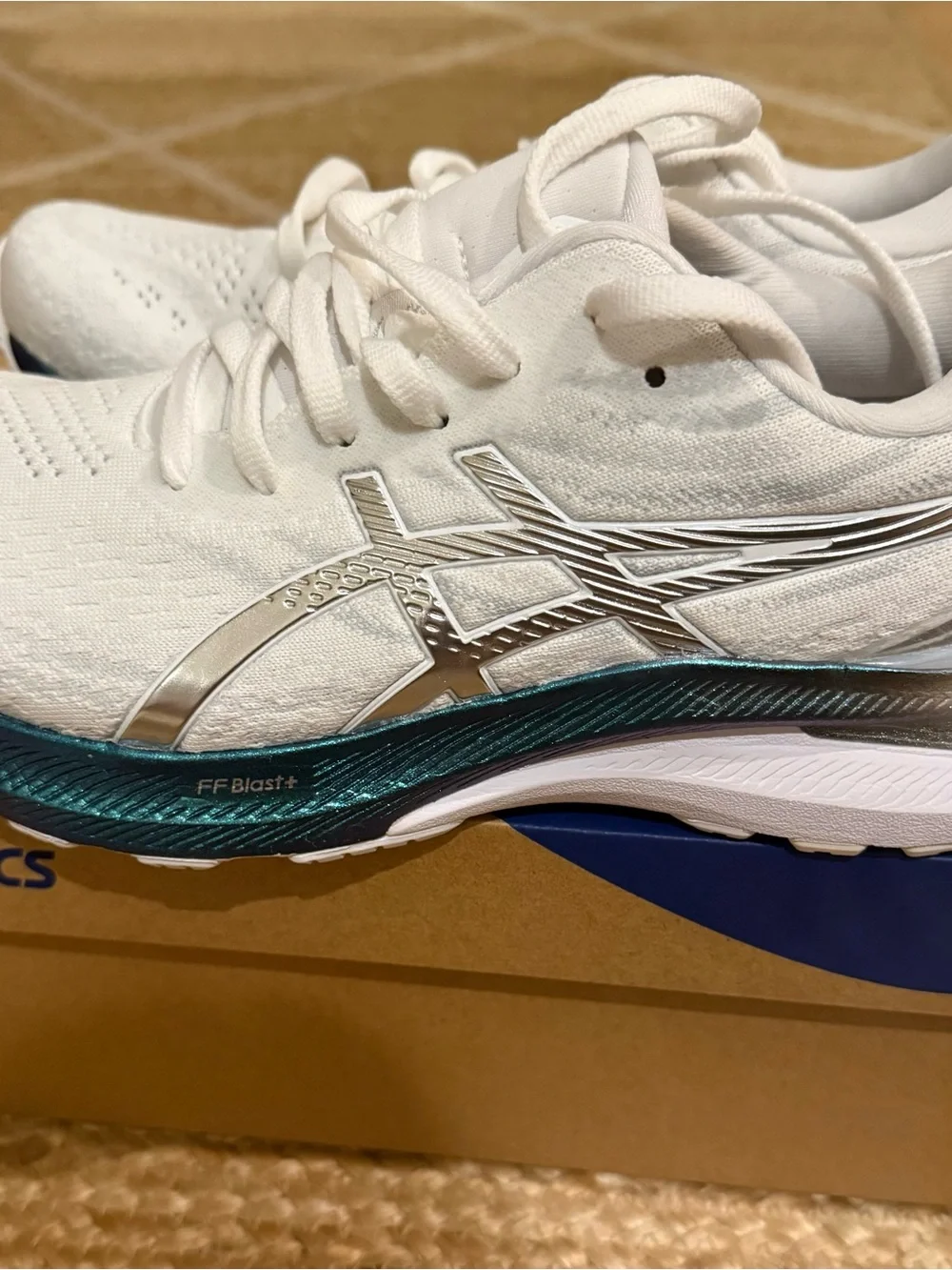 ASICS Gel Kayano 29 Platinum Women’s Running Shoes White Silver Size 8.5M NEW - Picture 1 of 5